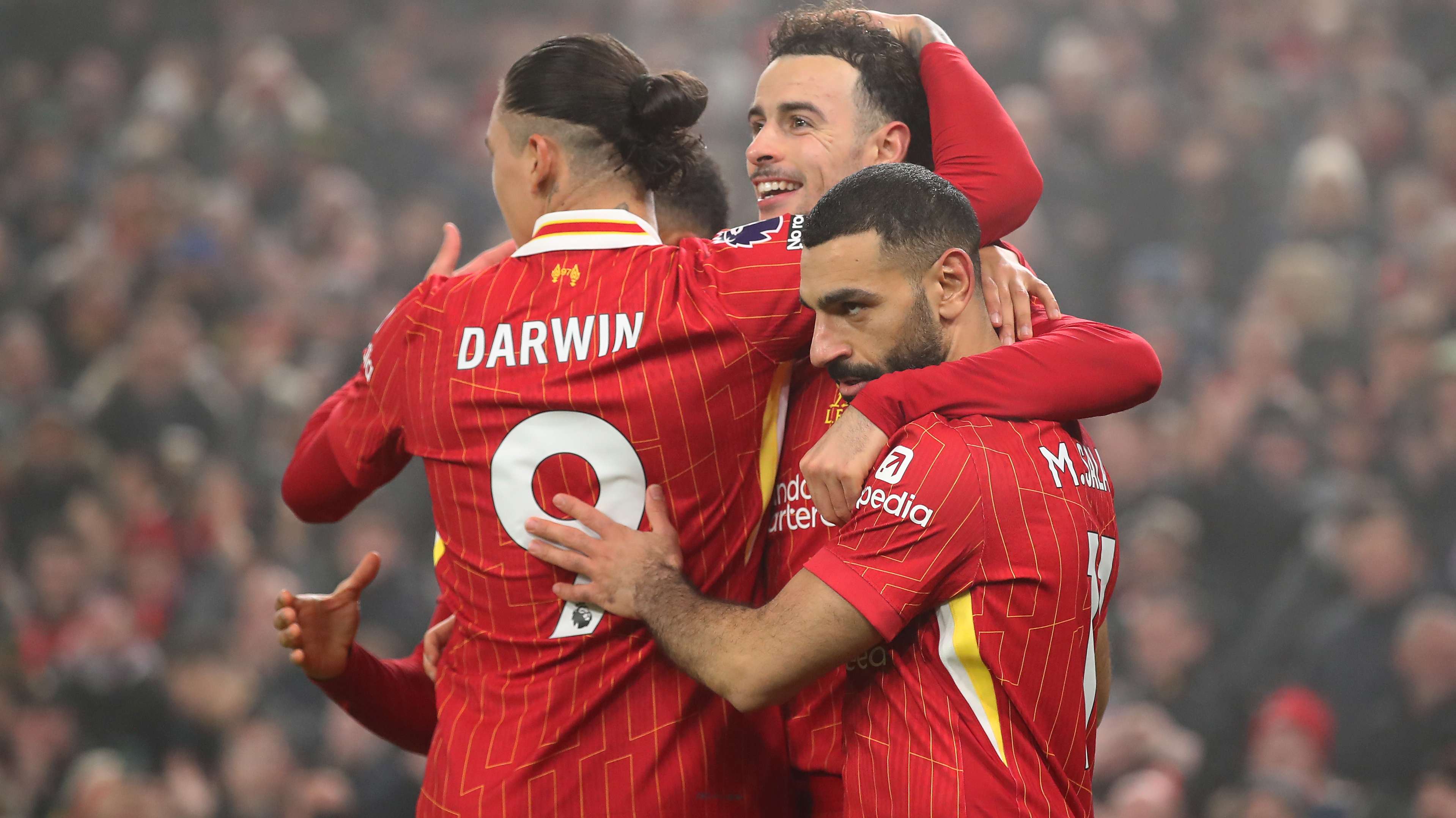 足球俱乐部标志与名称全解析揭示球队文化与历史魅力